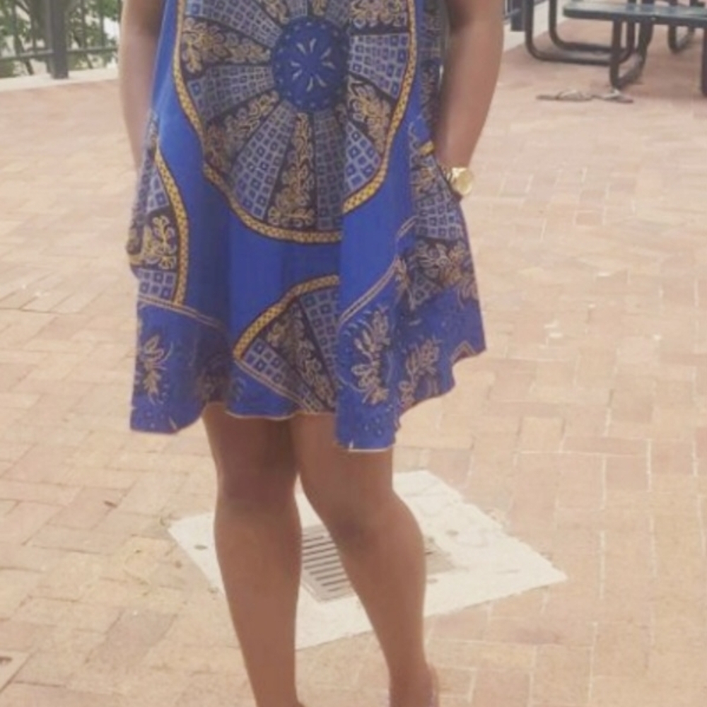 Elegant Blue and Gold Maxi Dress - Picture 2 of 3